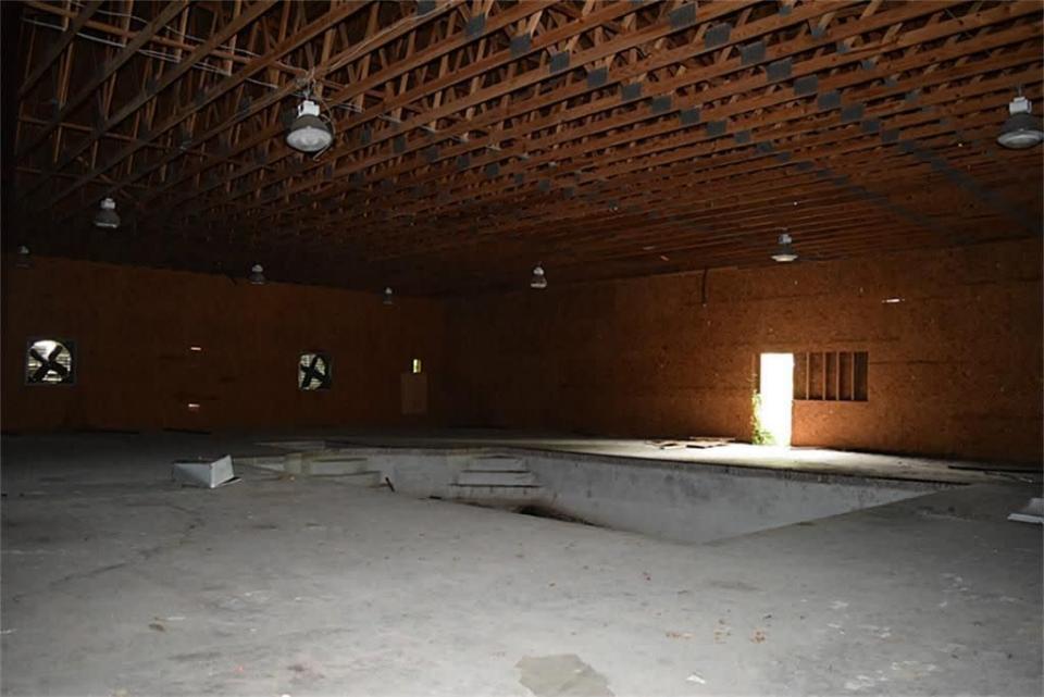 Abandoned mystery behemoth in Texas