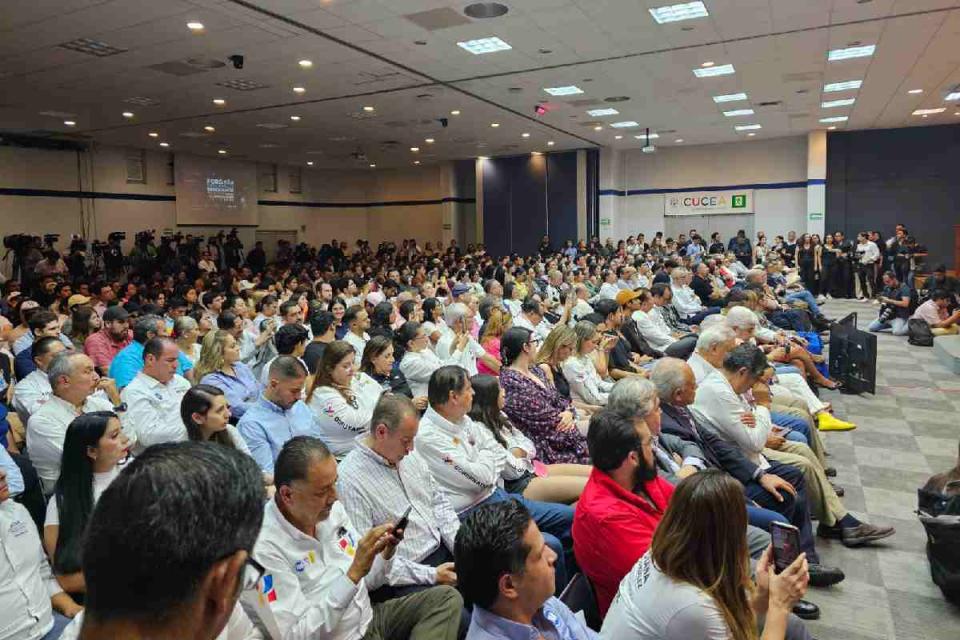 Xóchitl Gálvez Universidad Guadalajara