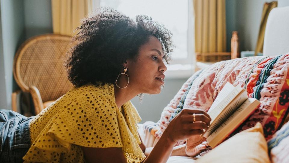 Mujer leyendo