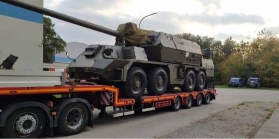 Slovakia transfers two Zuzana 2 howitzers to Ukraine