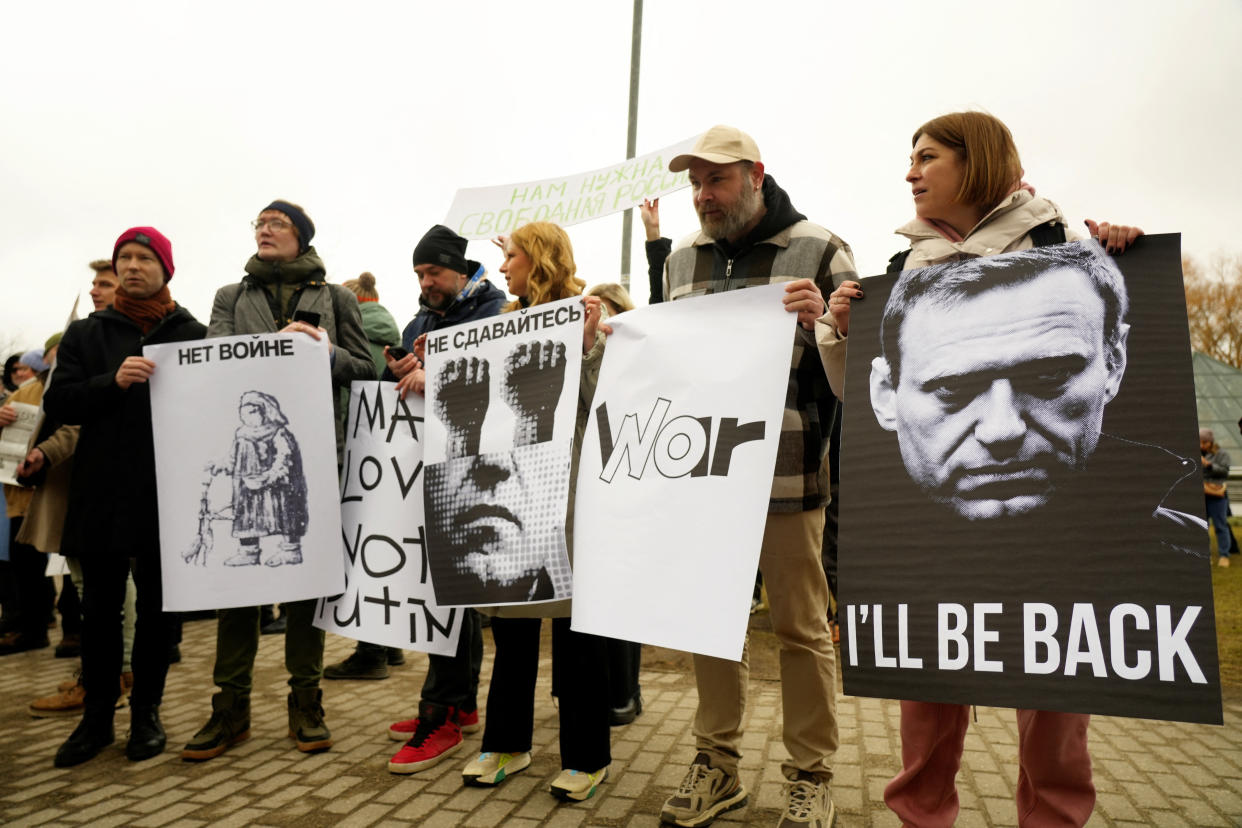 Demonstration nach dem Tod Nawalnys. (Bild: REUTERS/Ints Kalnins)