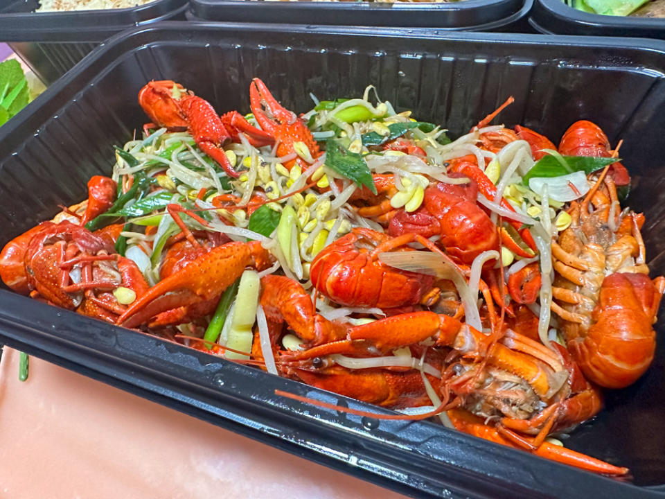 hows catering - Wok Fried Baby Lobster with Leek & Scallion