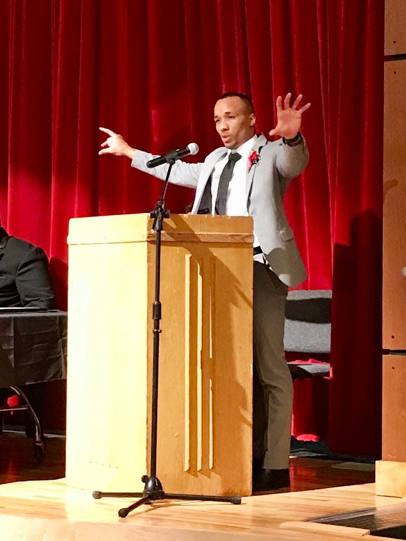 Da'Vell Winters speaks at his induction ceremony as part of the 2019 class of the Marion Harding High School Athletic Hall of Fame Friday night.