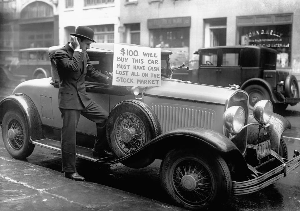 Bankrupt investor Walter Thornton tries to sell his luxury roadster for $100 cash on the streets of New York City following the 1929 stock market crash.