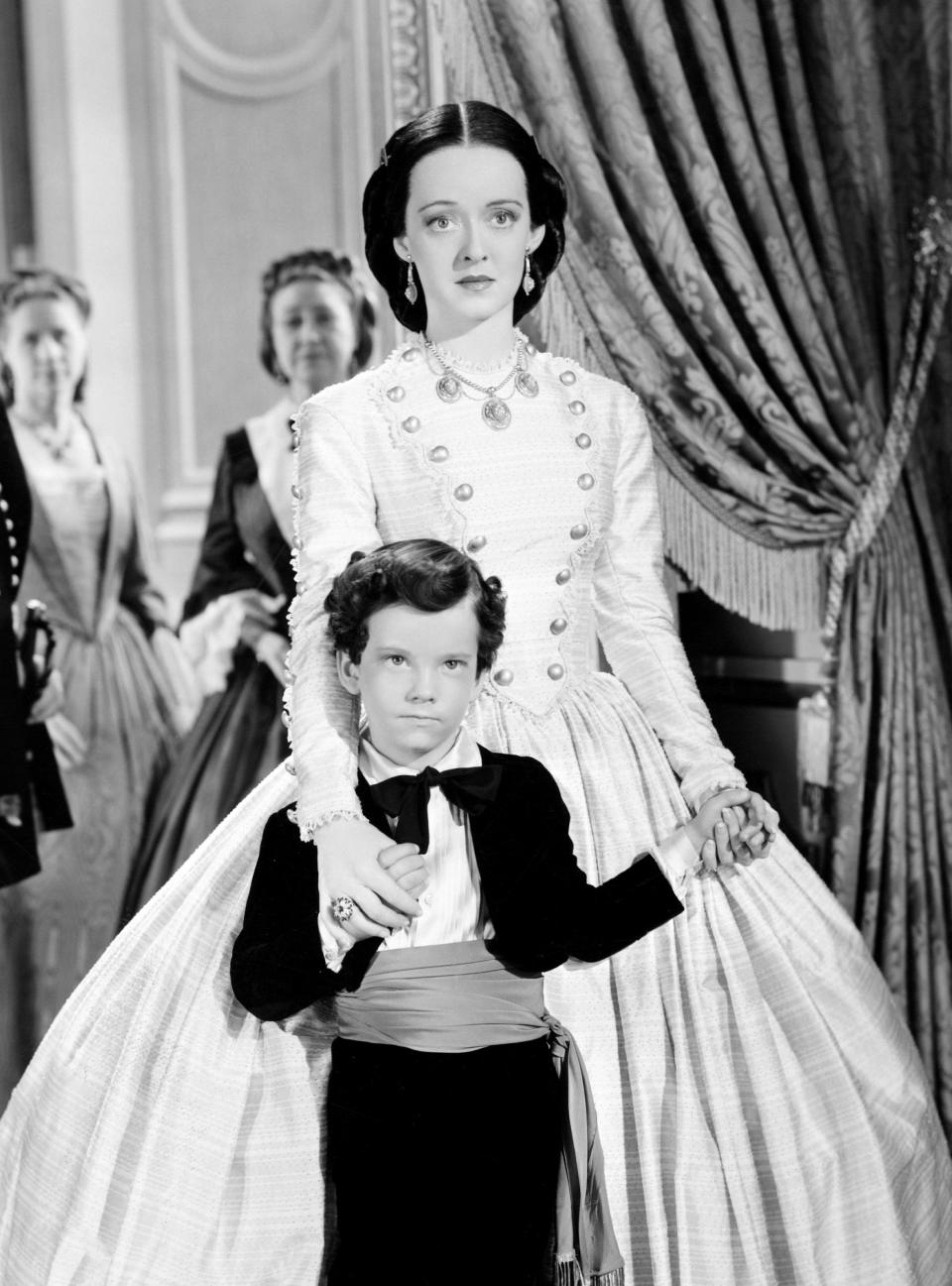 Kuhn with Bette Davis in ‘Juarez’ (1939)