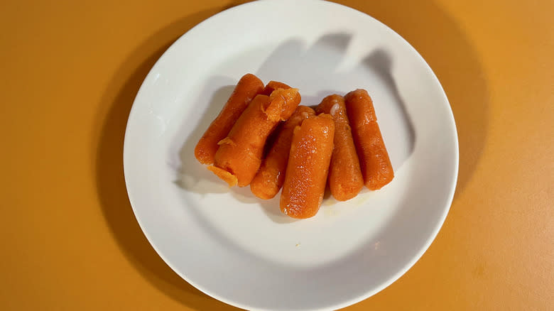 plate of cooked carrots
