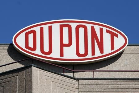 DuPont Earnings Beat, Revenue Misses In Q3