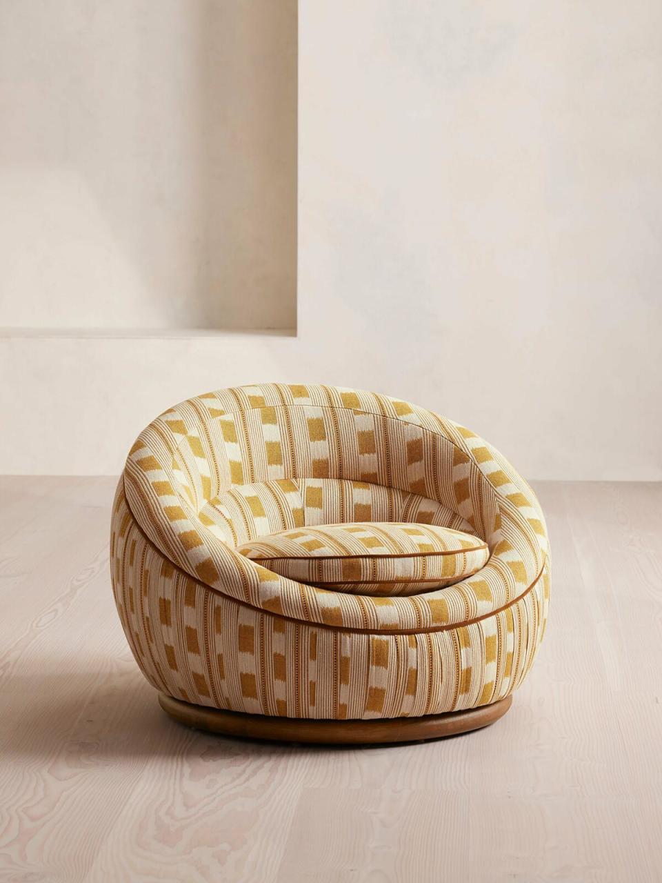 <p><a href="https://go.redirectingat.com?id=74968X1596630&url=https%3A%2F%2Fwww.sohohome.com%2Fus%2Fproducts%2Fabel-armchair-lost-and-found-lemon%2F79967454&sref=https%3A%2F%2Fwww.elle.com%2Ffashion%2Fshopping%2Fg60652231%2Fmost-comfortable-accent-chairs%2F" rel="nofollow noopener" target="_blank" data-ylk="slk:Shop Now;elm:context_link;itc:0;sec:content-canvas" class="link ">Shop Now</a></p><p>Abel Armchair </p><p>sohohome.com</p><p>£2995.00</p>