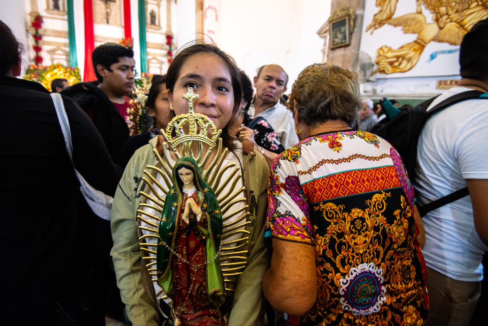 De la mano de la virgen