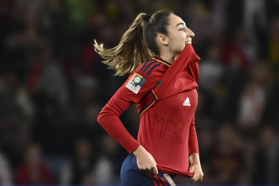 Olga Carmona se entera de que su padre ha muerto tras marcar el único gol en la victoria de España en el Mundial