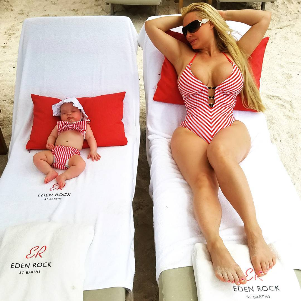 La esposa de Ice-T ha compartido estampas de sus vacaciones en una isla caribeña.