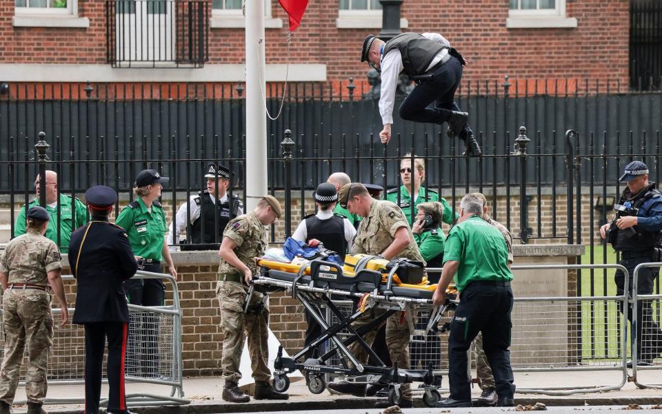 Trooping the Colour - Martyn Wheatley / i-Images 