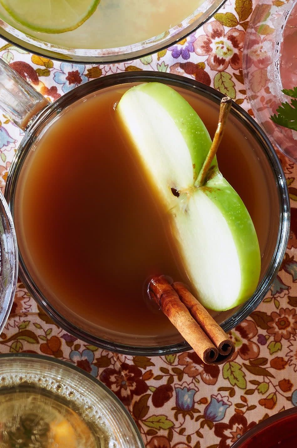 34) Slow-Cooker Apple Cider