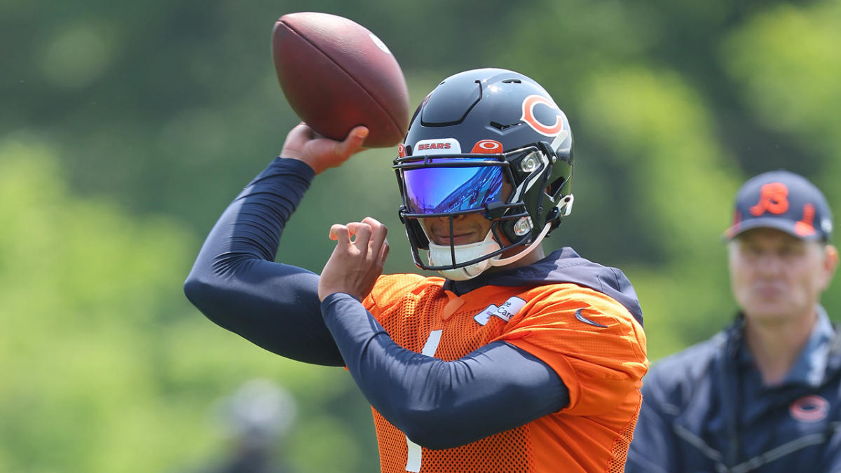 New Bears QB Justin Fields outlines goals for rookie minicamp