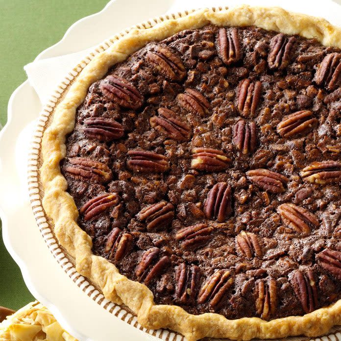 Velvety Chocolate Butter Pecan Pie