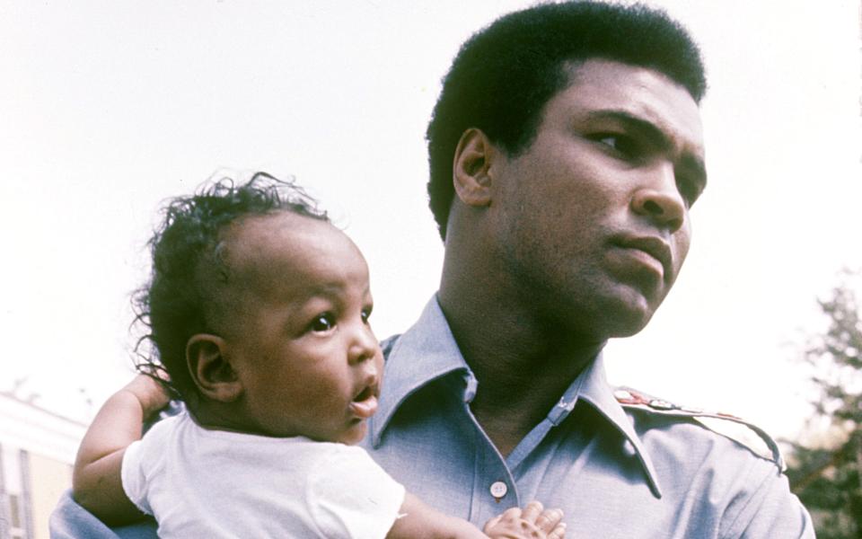 'Are you Muslim?' Florida airport 'detained Muhammad Ali's son'