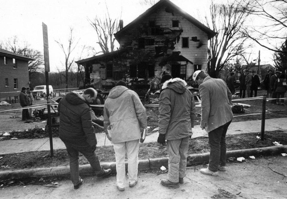 Forty years after a small plane carrying six people - including four Chicago FBI agents - crashed in Montgomery and killed all aboard, officials have not said what caused the wreck.