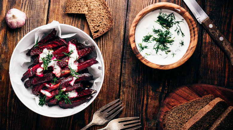 roasted beets with white sauce