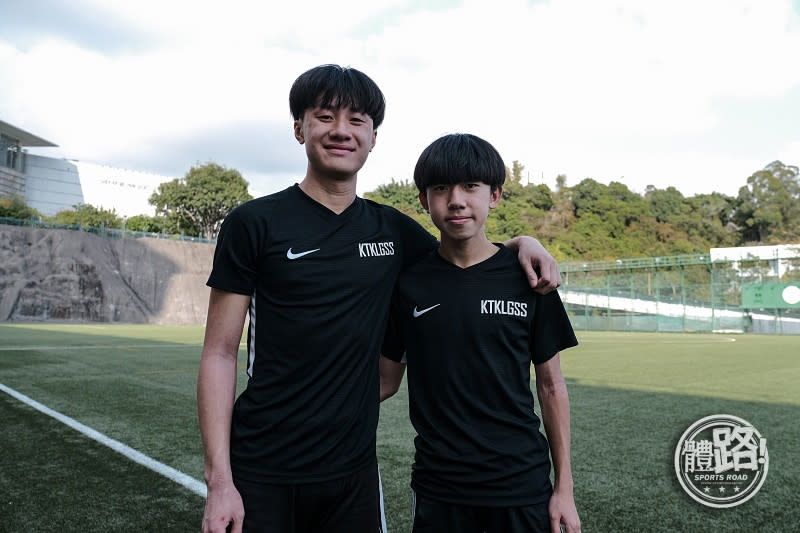 羅焌軒及弟弟羅浚禧分別效力標準流浪U18及晉峰U16。
