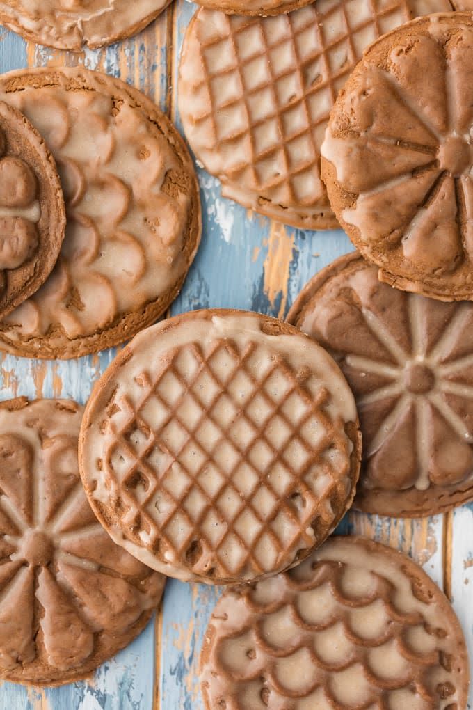 Soft Gingerbread Cookies With Rum Glaze