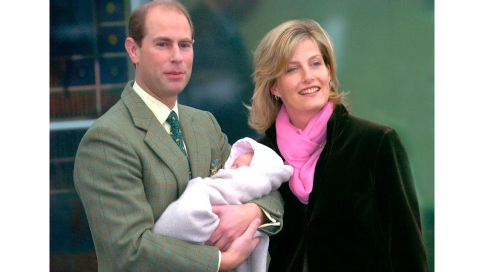 Countess of Wessex leaves hospital with baby Lady Louise Windsor in 2003