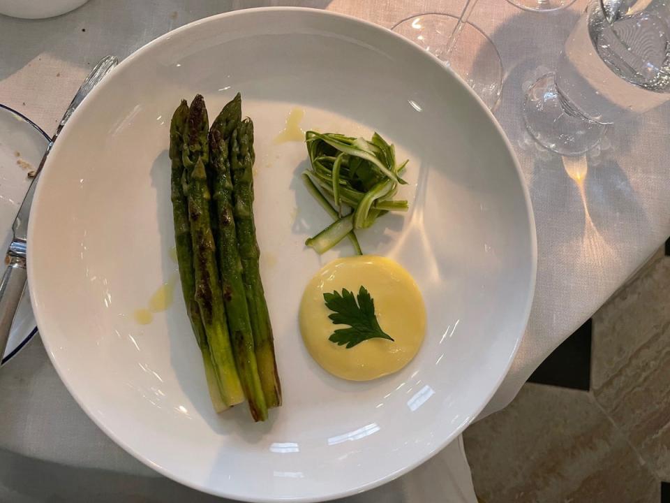 Seasonal asparagus and hollandaise: simple, effective, delicious  (Kate Ng)