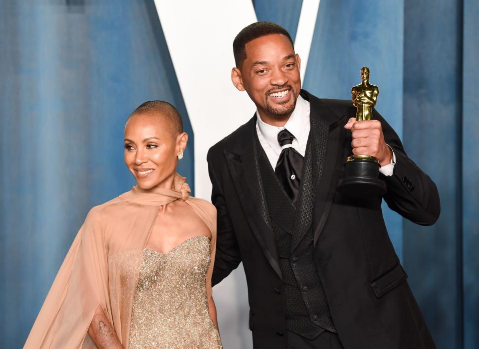 Los Angeles, USA. 28th Mar, 2022. March 27th, 2022, Los Angeles, USA. Will Smith and wife Jada Pinkett Smith attending the Vanity Fair Oscar Party 2022, Wallis Annenberg Center for the Performing Arts, Los Angeles. Credit: Doug Peters/Alamy Live News