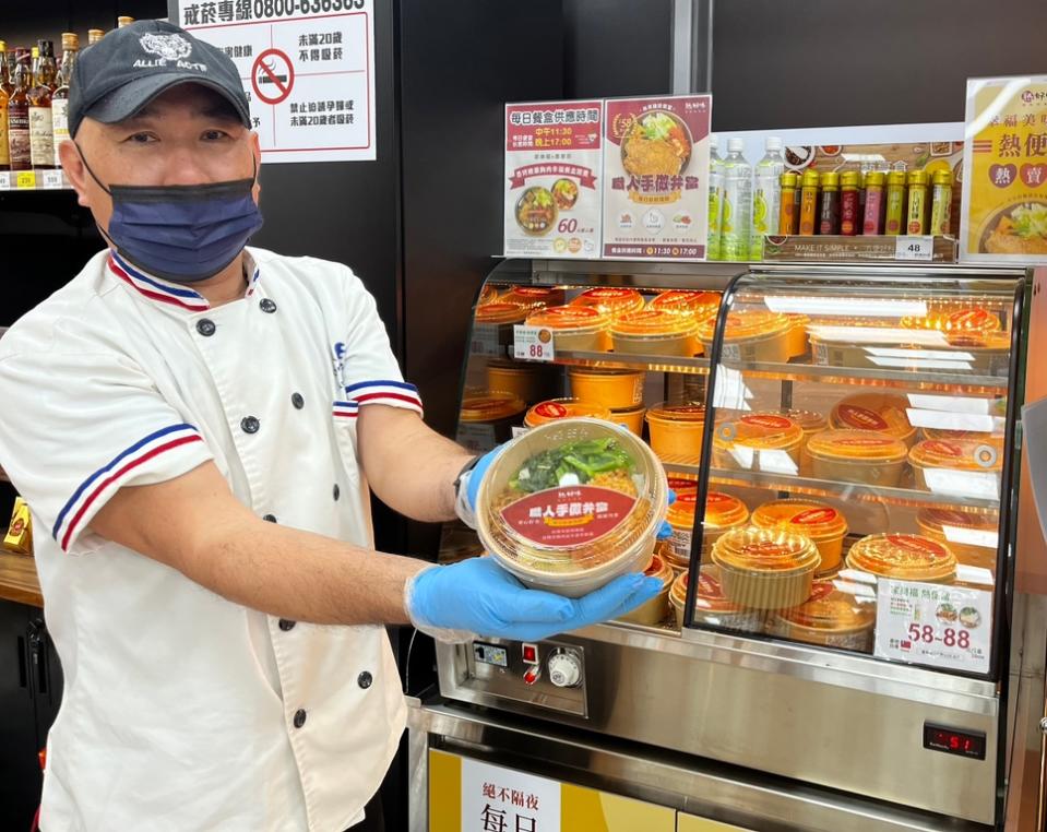 《圖說》家樂福超市北屯總太店熱鬧開幕，推出多項優惠。