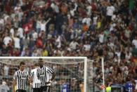 Juventus' Paul Pogba (R) reacts during match against AS Roma in their Serie A soccer match at Olympic stadium in Rome, Italy, August 30, 2015. REUTERS/Max Rossi