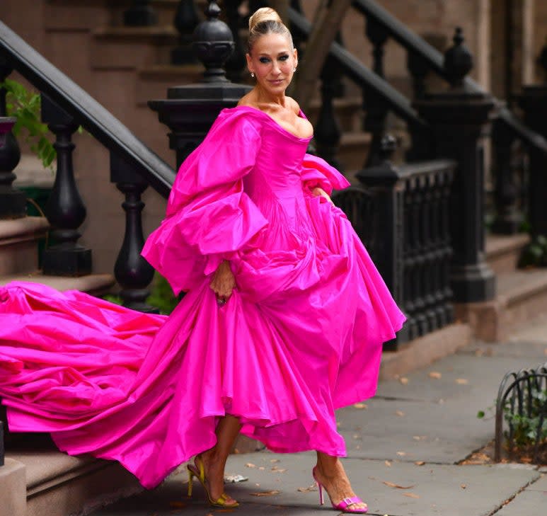 sarah stepping out on the street