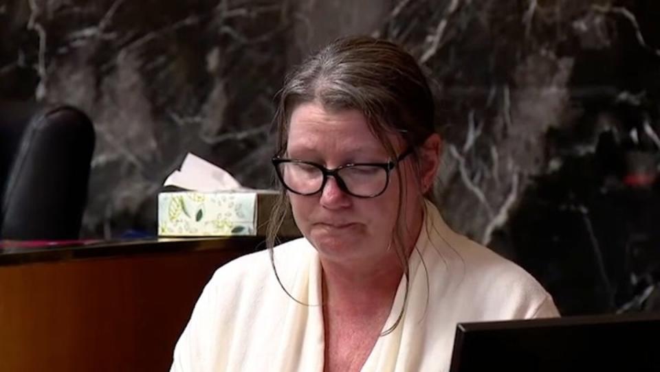 Tearful Jennifer Crumbley takes stand at involuntary manslaughter trial (Fox News)