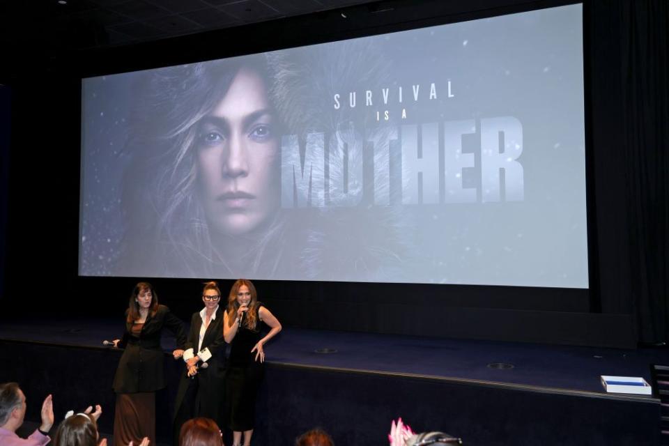 new york, new york may 04 l r elaine goldsmith thomas, niki caro, and jennifer lopez attend the mother new york tastemaker event at the whitby hotel on may 04, 2023 in new york city photo by kevin mazurgetty images for netflix