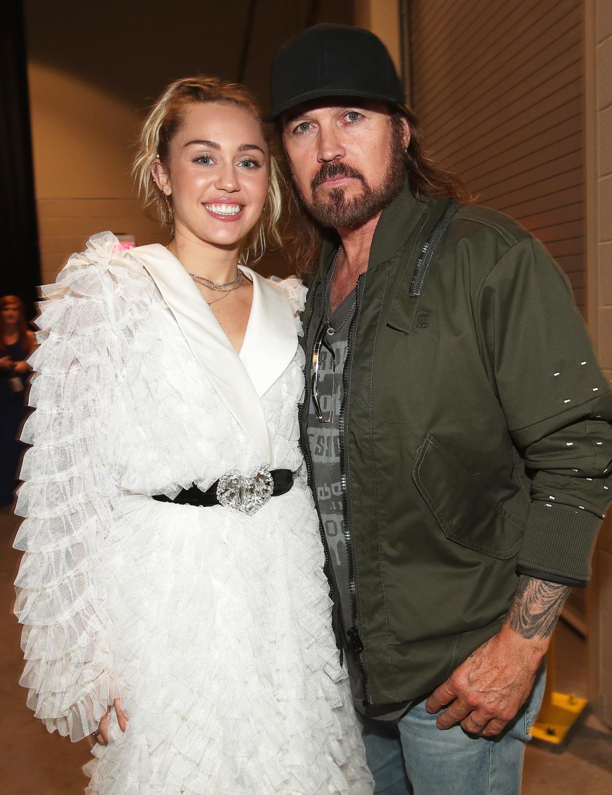 Miley Cyrus Jokes That She Inherited Narcissism From Dad Billy Ray Cyrus