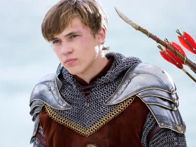 Peter from “Narnia” is all grown up (and still gorgeous!) in the new “Little Mermaid” trailer