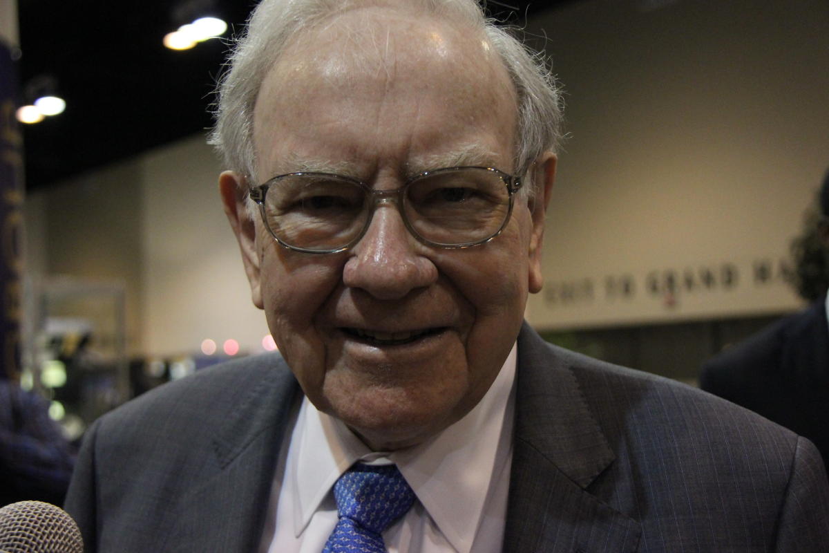 2 Warren Buffett Stocks That Are Screaming Buys Right Now