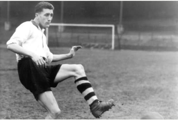 <p>Roy Sproson, Port Vale<br> 1950-1972<br> 842 matches, 35 goals </p>