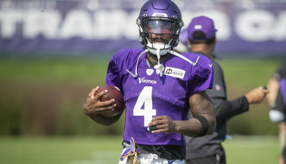 Minnesota Vikings running back Dalvin Cook takes part in joint drills with the San Francisco 49ers.