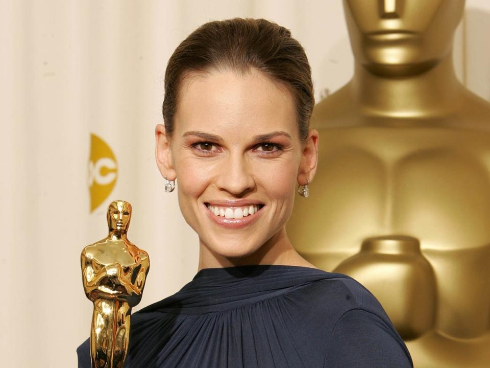 Hilary Swank: Swank won two awards for Best Actress, for Boys Don’t Cry and Million Dollar Baby. Accepting the award for the former, Swank neglected to thank her then-husband, Chad Lowe. Girls star Lena Dunham would later thank Lowe when she received a Golden Globe in 2013, tweeting that she did it “because Hilary Swank forgot.” (Getty )