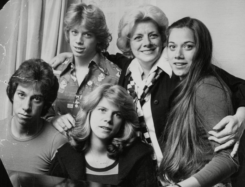 Rosemary Clooney poses with her kids