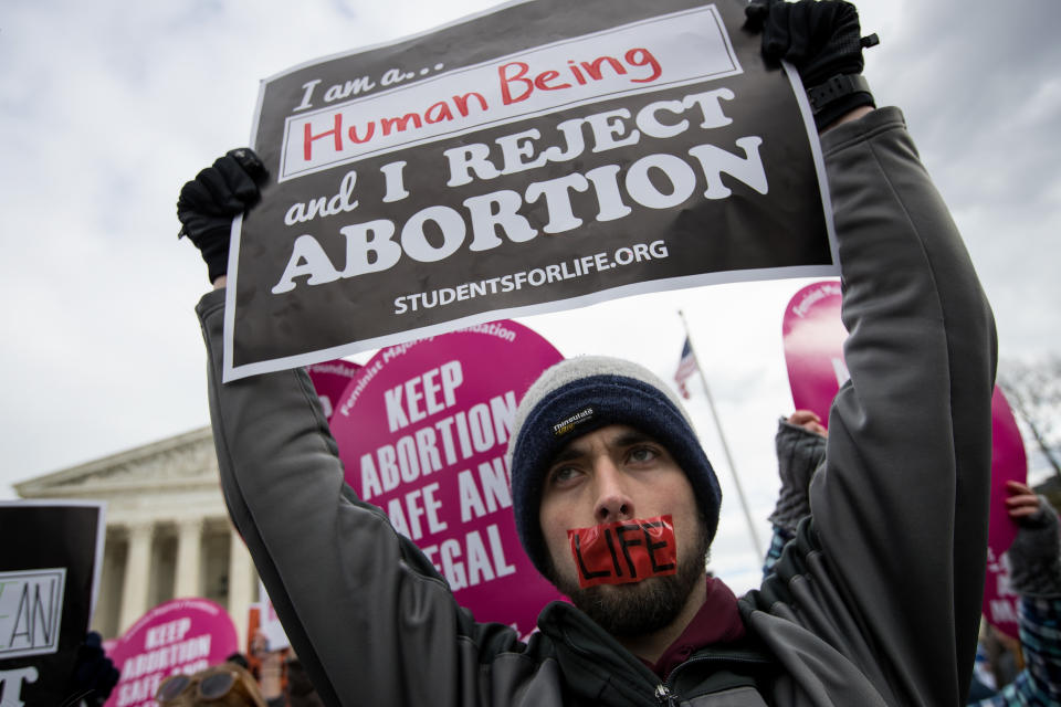 A judge in Kentucky has said protestors cannot enter a buffer zone outside of the state's only abortion clinic&mdash;or block its door in any way.&nbsp; (Photo: Drew Angerer via Getty Images)