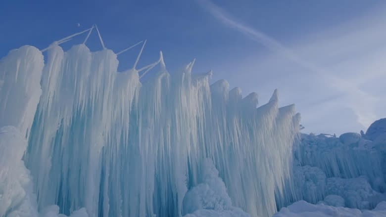 Tearing it down: Wrecking crews storm Edmonton's ice castle