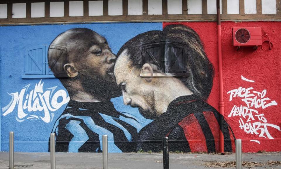 The mural of Inter’s Romelu Lukaku and Milan’s Zlatan Ibrahimovic outside San Siro.