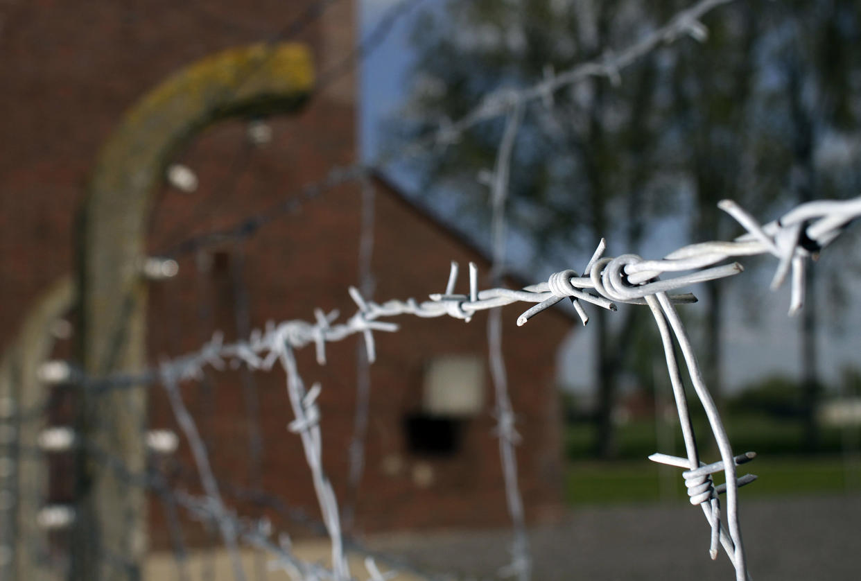 Barbed wire at the memorial site of the former Nazi labor and death camp Neuengamme in Hamburg, Germany. (Photo: APN)