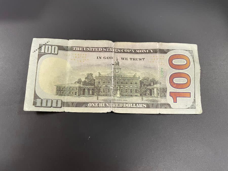 Counterfeit 100 dollar bill