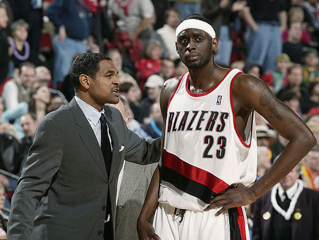 Darius Miles alongside coach Maurice Cheeks. (Getty Images)