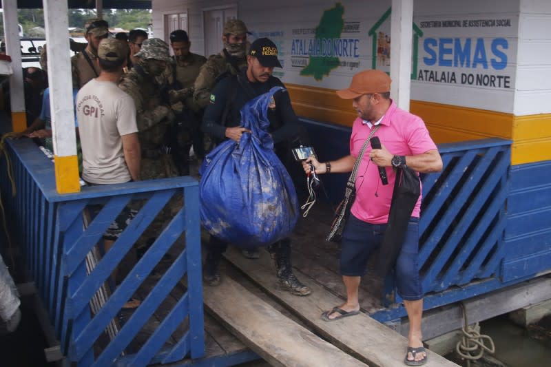 6月5日，英國記者菲力普斯和巴西國家原住民基金會前部門主管白瑞拉在亞馬遜地區的野豬谷失蹤，巴西當局發起搜索行動，迄今已發現兩人的隨身物品。（AP）