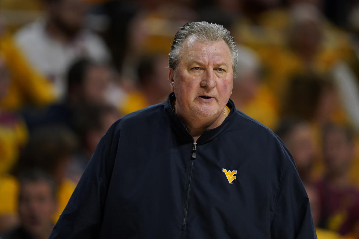 #West Virginia head coach Bob Huggins announces resignation and retirement after DUI arrest