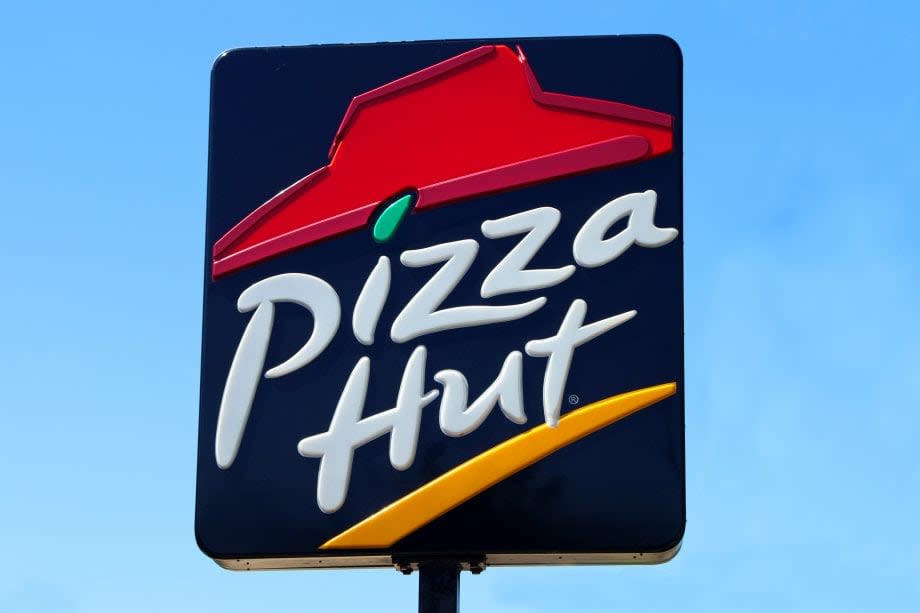 Pizza Hut Logo vor blauem Himmel