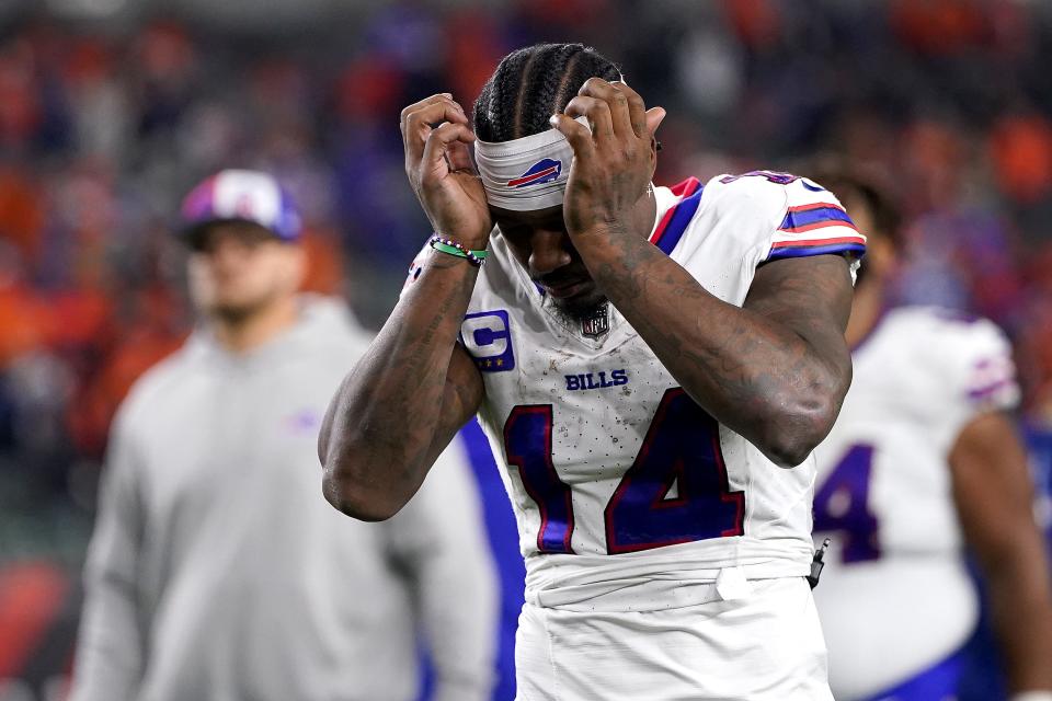 Stefon Diggs #14 of the Buffalo Bills reacts after his team's 24-18 loss against the Cincinnati Bengals at Paycor Stadium on November 05, 2023 in Cincinnati, Ohio.