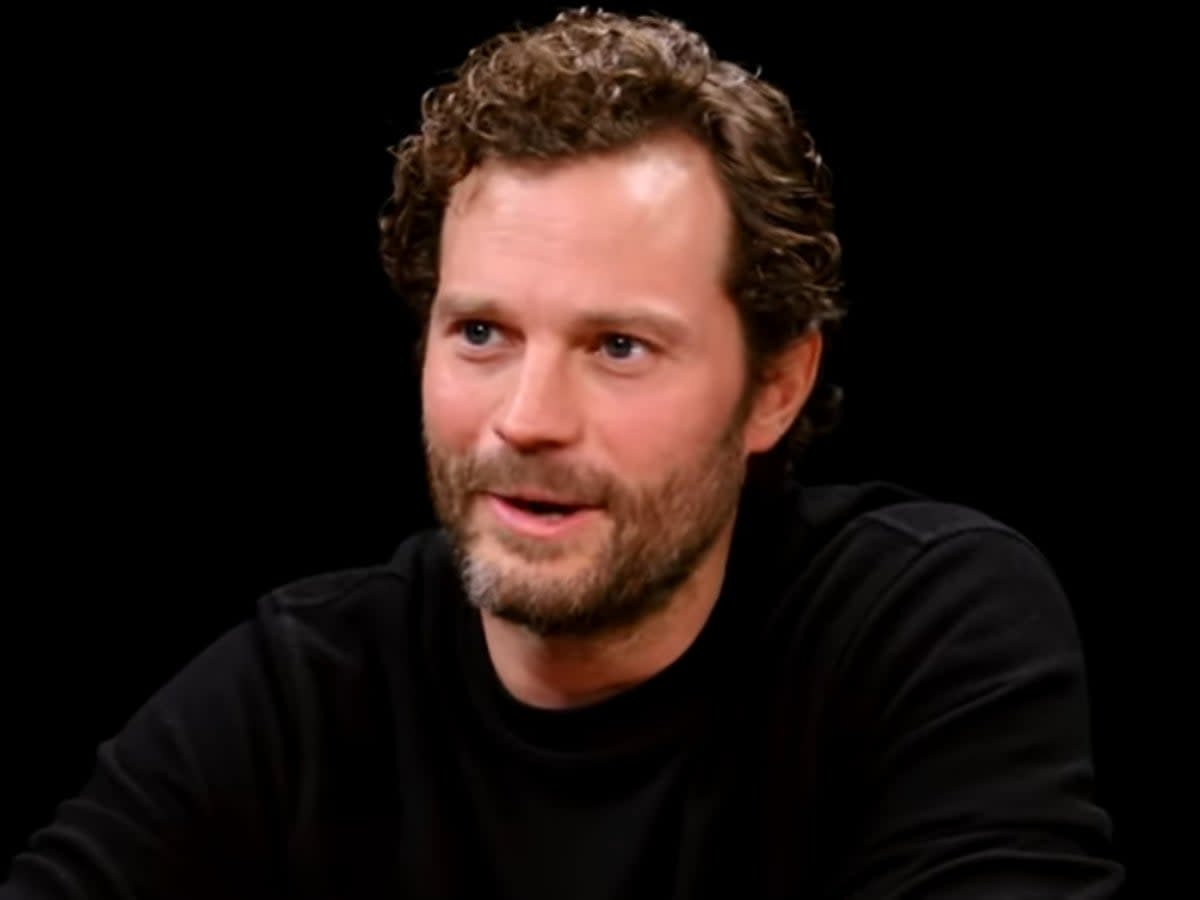 Jamie Dornan on ‘Hot Ones’ (Hot Ones )